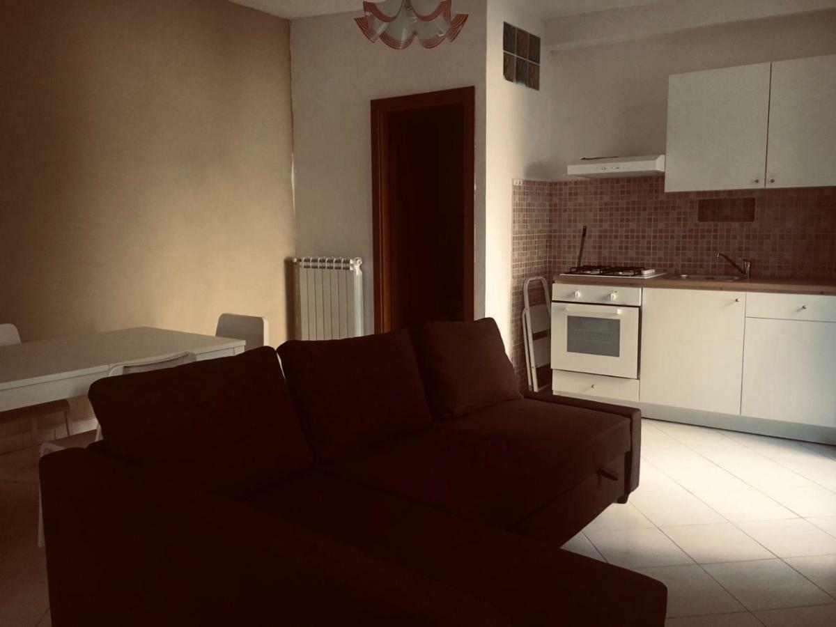 Appartamento Bilocale in centro con giardino Tagliacozzo Esterno foto