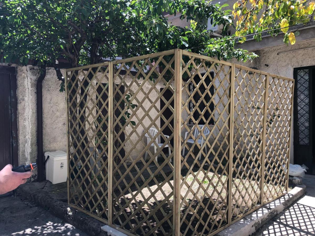 Appartamento Bilocale in centro con giardino Tagliacozzo Esterno foto